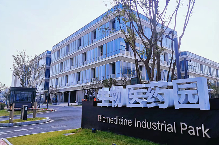 寶雞旭隆金屬，主營產(chǎn)品有鈦鍛件,鈦環(huán),鈦棒,TA2鈦鍛件,鈦管,TC11鈦棒,鈦箔,TC26鈦棒,鉭棒,鋯棒,TA10鈦環(huán),TC4鈦環(huán),鈦管件,鈦絲,鎳棒,TC4鈦管,TC4鈦鍛件,鈦合金管,鈦合金環(huán),鈦合金棒